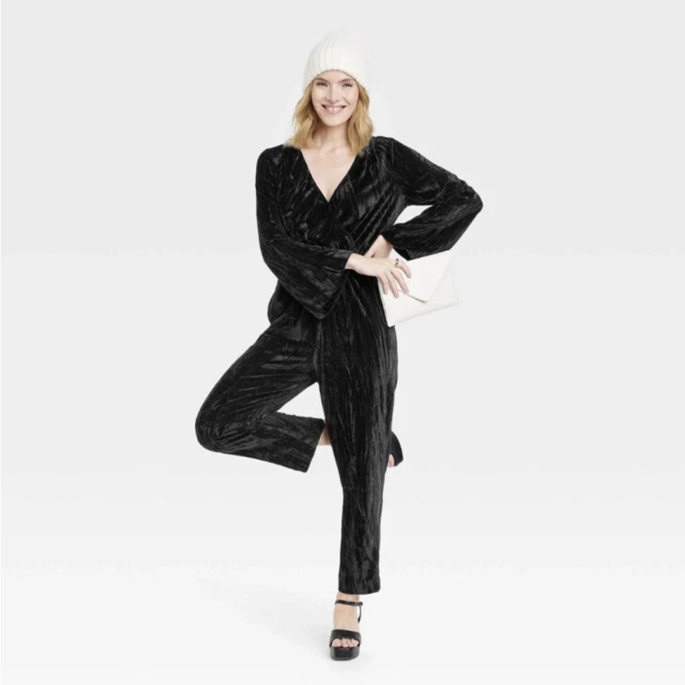 A New Day Elegant Black Velvet Jumpsuit Romper Size XS NWT